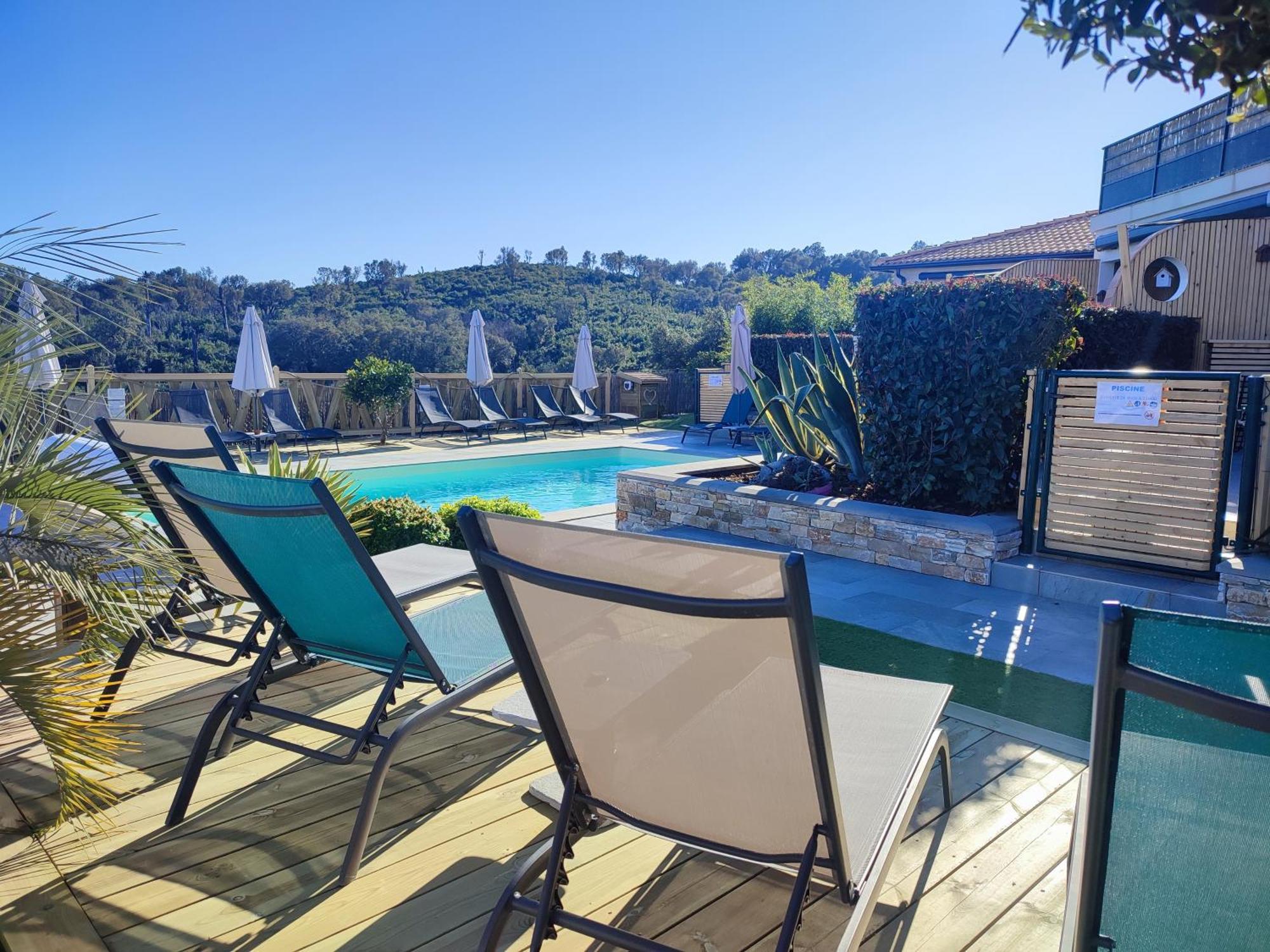 Cote Et Mer - Appartement Haut Standing Dans Villa Avec Piscine Et Vue Mer Taglio-Isolaccio Exterior photo