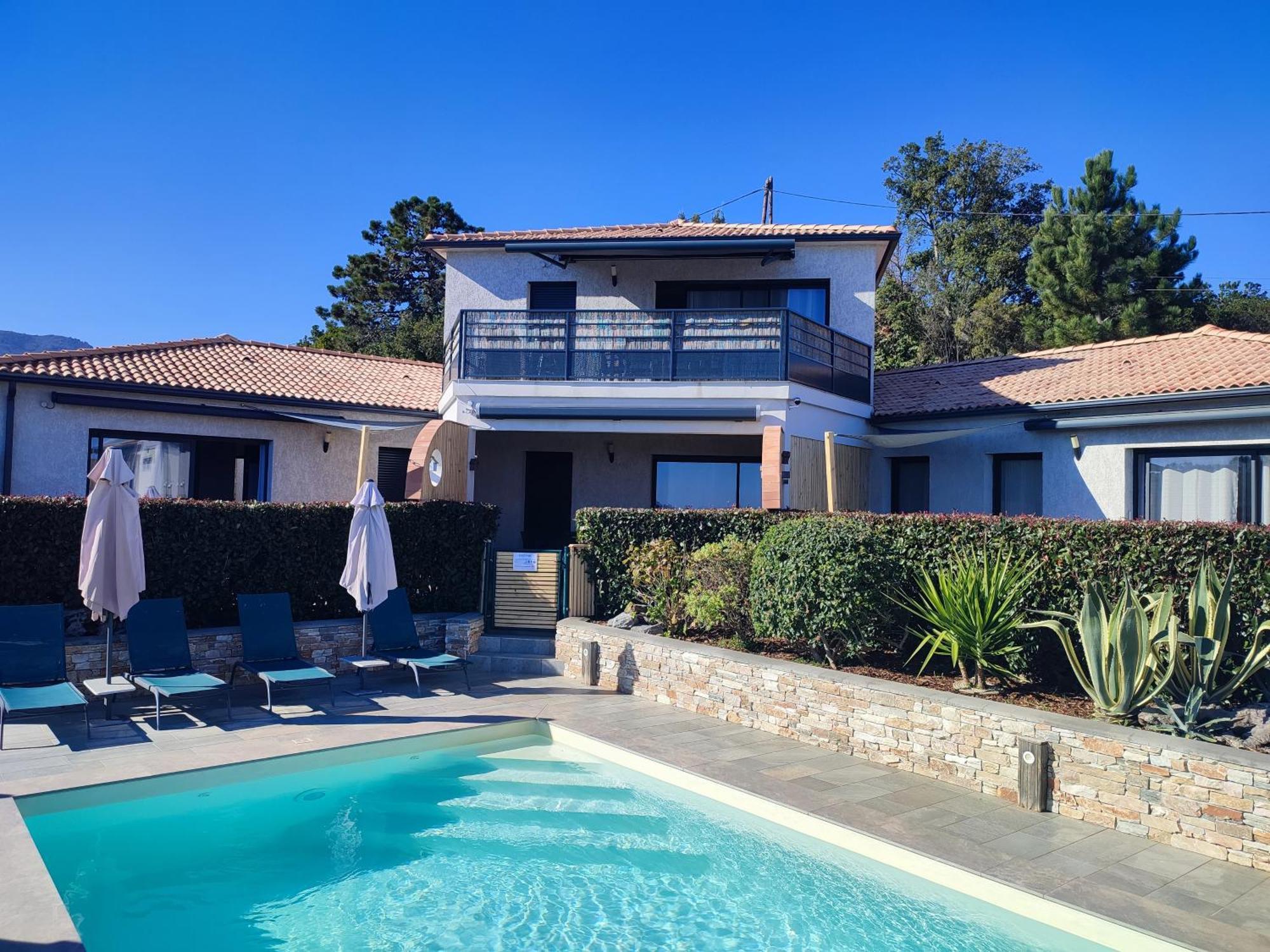 Cote Et Mer - Appartement Haut Standing Dans Villa Avec Piscine Et Vue Mer Taglio-Isolaccio Exterior photo