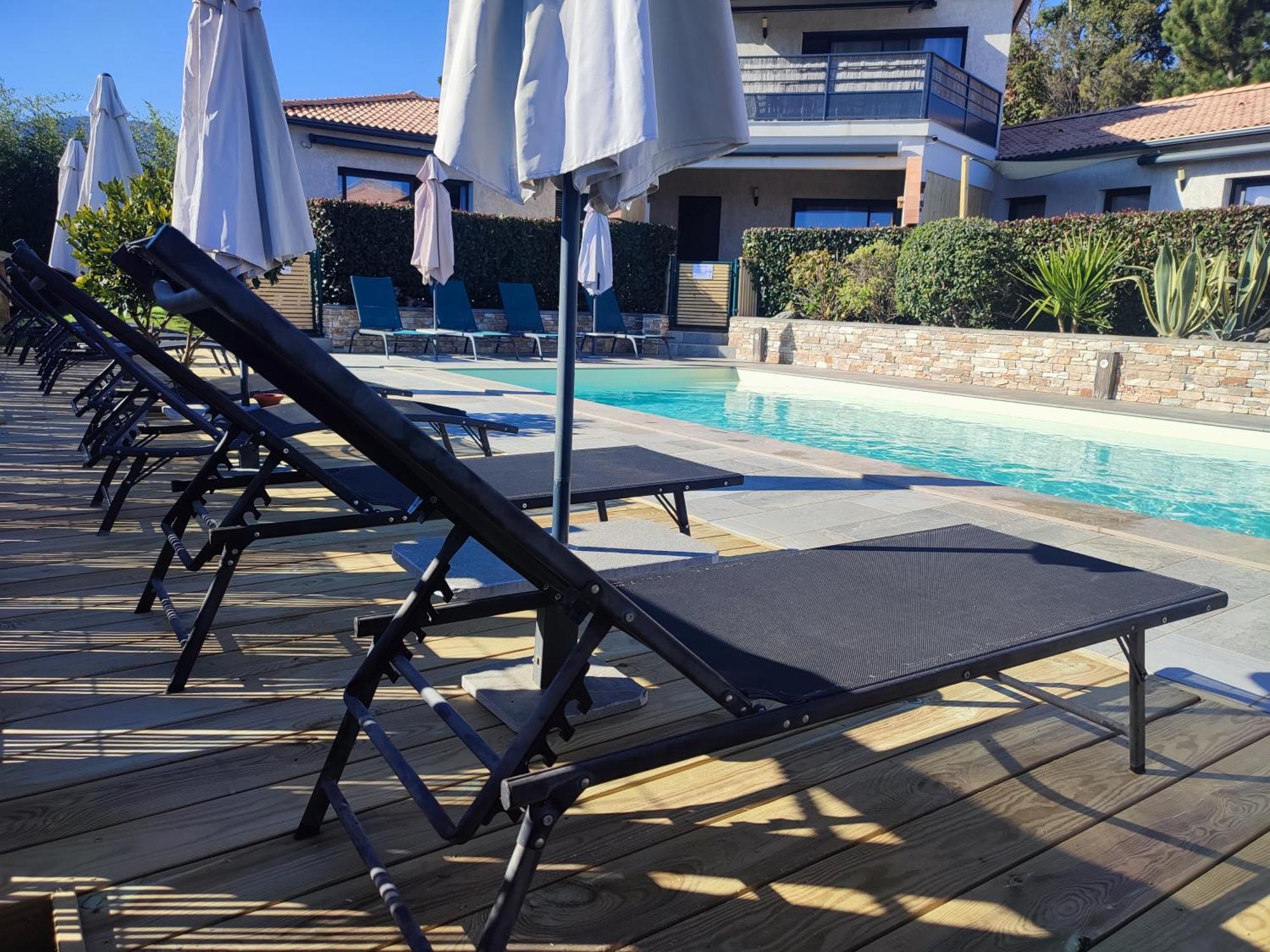 Cote Et Mer - Appartement Haut Standing Dans Villa Avec Piscine Et Vue Mer Taglio-Isolaccio Exterior photo