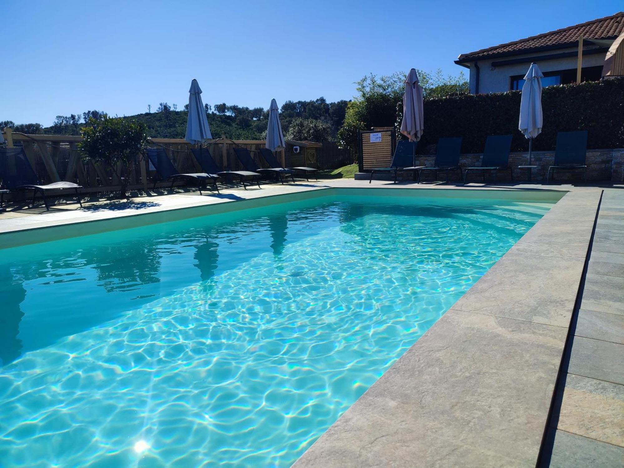 Cote Et Mer - Appartement Haut Standing Dans Villa Avec Piscine Et Vue Mer Taglio-Isolaccio Exterior photo