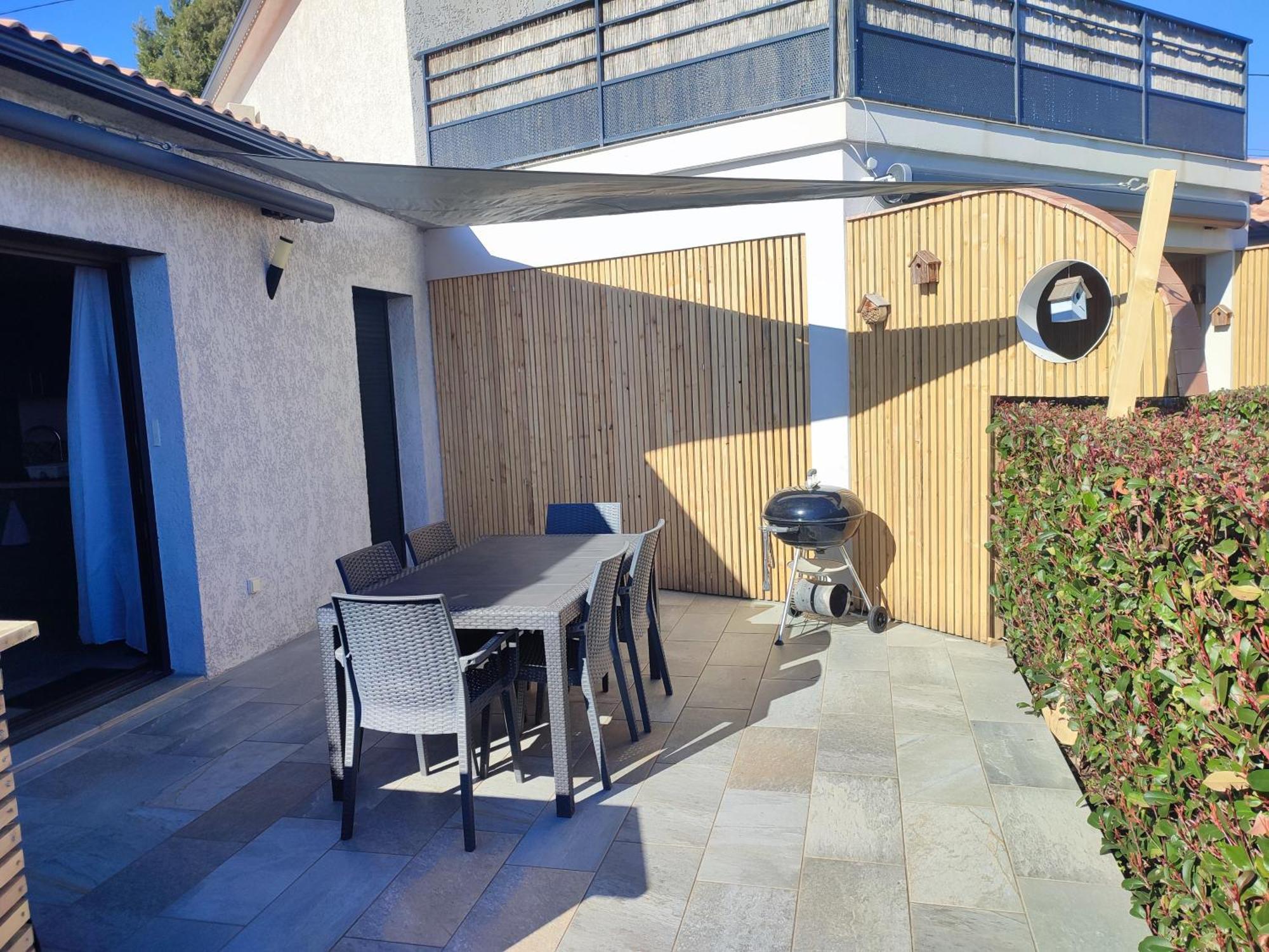 Cote Et Mer - Appartement Haut Standing Dans Villa Avec Piscine Et Vue Mer Taglio-Isolaccio Exterior photo