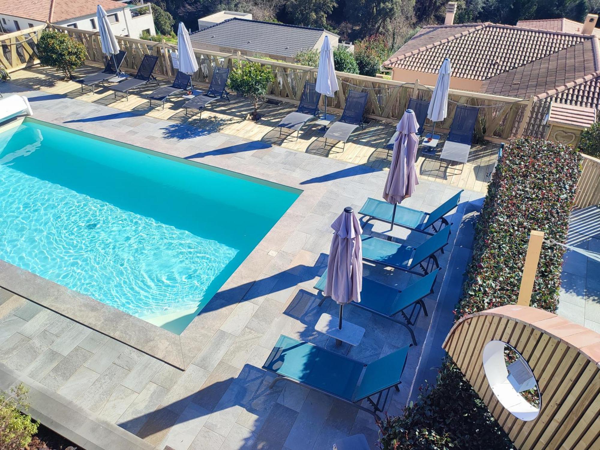 Cote Et Mer - Appartement Haut Standing Dans Villa Avec Piscine Et Vue Mer Taglio-Isolaccio Exterior photo