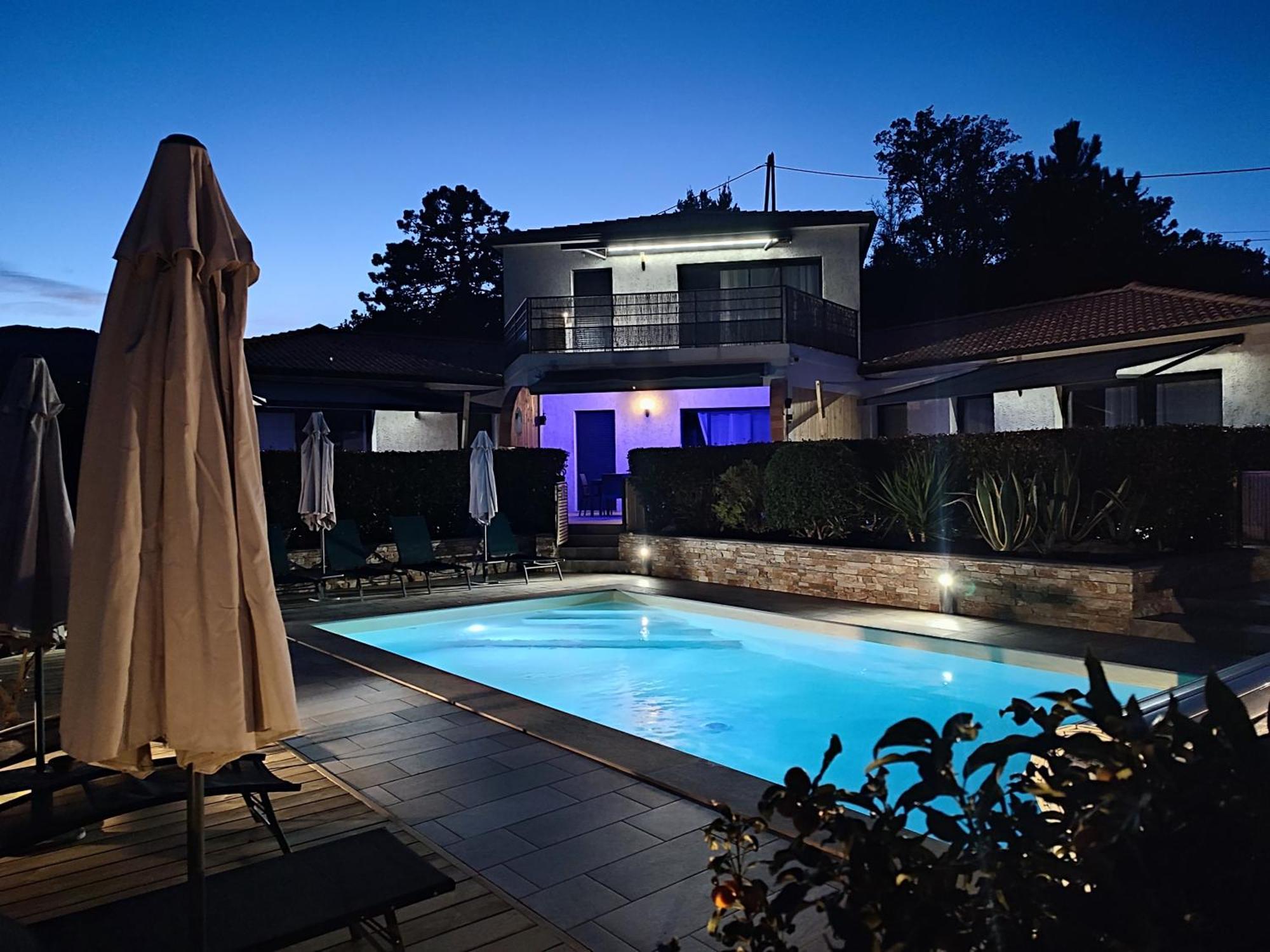 Cote Et Mer - Appartement Haut Standing Dans Villa Avec Piscine Et Vue Mer Taglio-Isolaccio Exterior photo