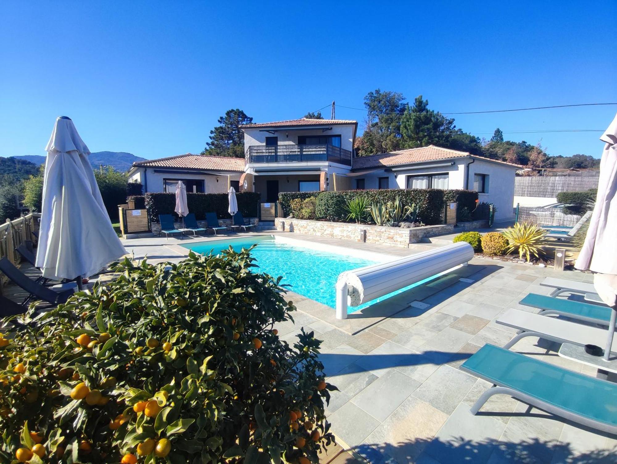 Cote Et Mer - Appartement Haut Standing Dans Villa Avec Piscine Et Vue Mer Taglio-Isolaccio Exterior photo