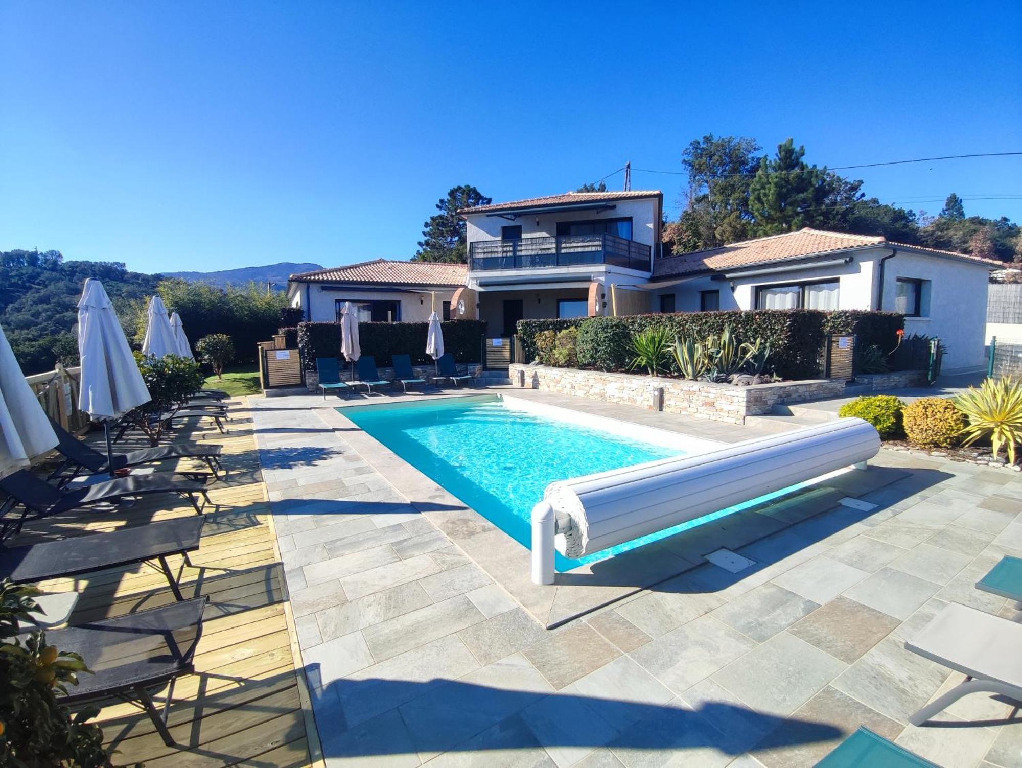 Cote Et Mer - Appartement Haut Standing Dans Villa Avec Piscine Et Vue Mer Taglio-Isolaccio Exterior photo