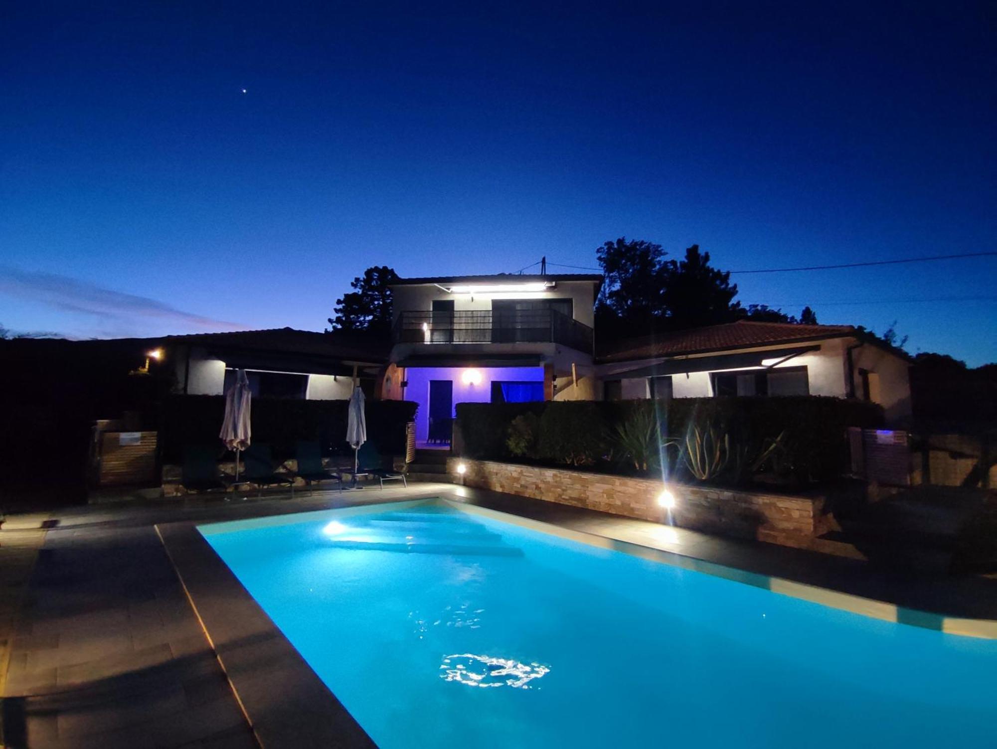 Cote Et Mer - Appartement Haut Standing Dans Villa Avec Piscine Et Vue Mer Taglio-Isolaccio Exterior photo