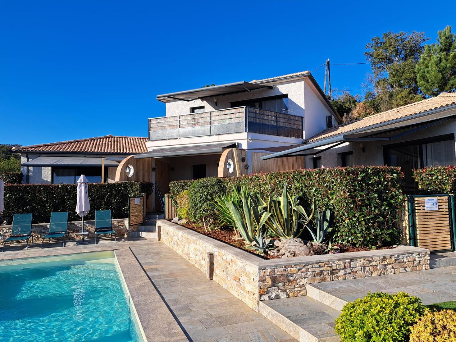 Cote Et Mer - Appartement Haut Standing Dans Villa Avec Piscine Et Vue Mer Taglio-Isolaccio Exterior photo